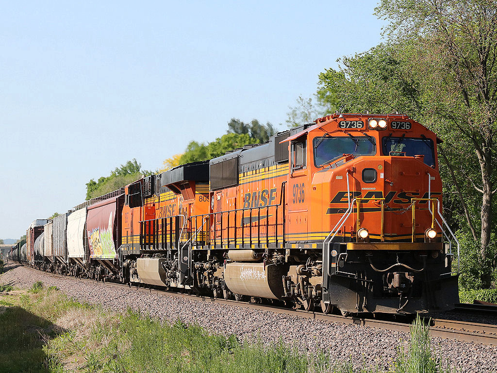 BNSF 9736